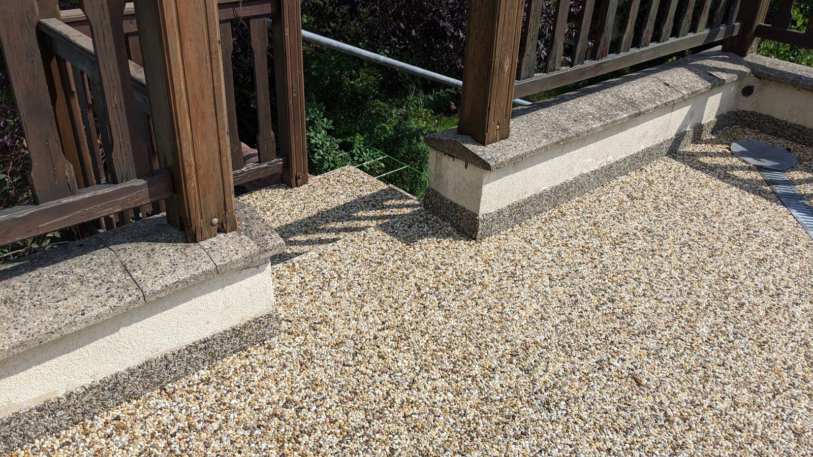 Detail povrchu kamienkového koberca